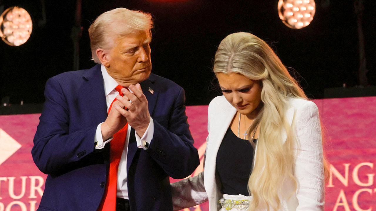 Charlie Kirk memorial service in Arizona draws tens of thousands, features Trump, Erika Kirk I Live Updates from Fox News Digital